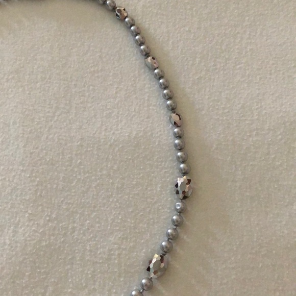 Gray Pearl and Crystal Neclace - Picture 4 of 4